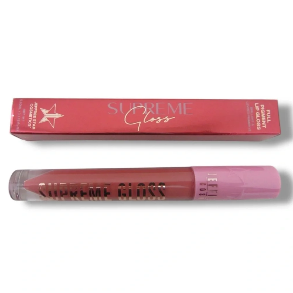 Jeffree Star color red